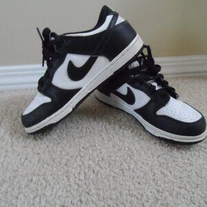 Nike Dunks - size 2